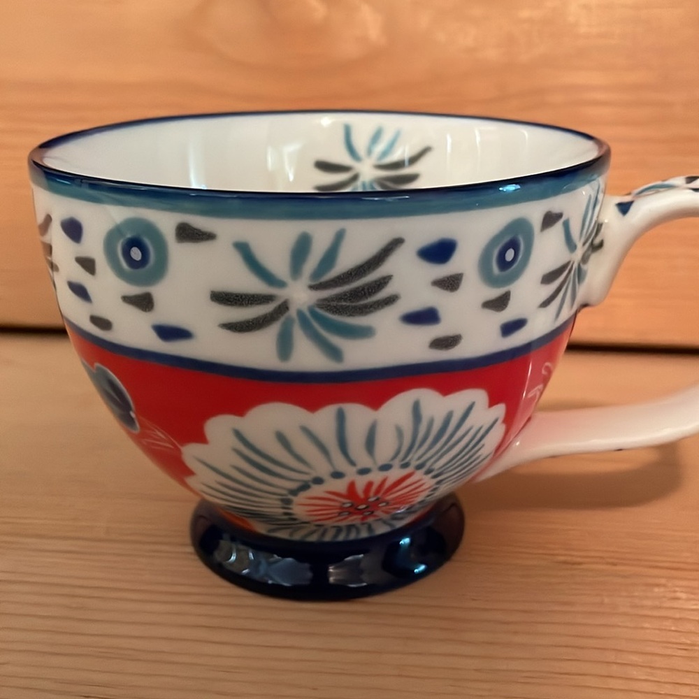 NWT Potter’s Studio Unique Floral Pedestal Mug, 16-ounce